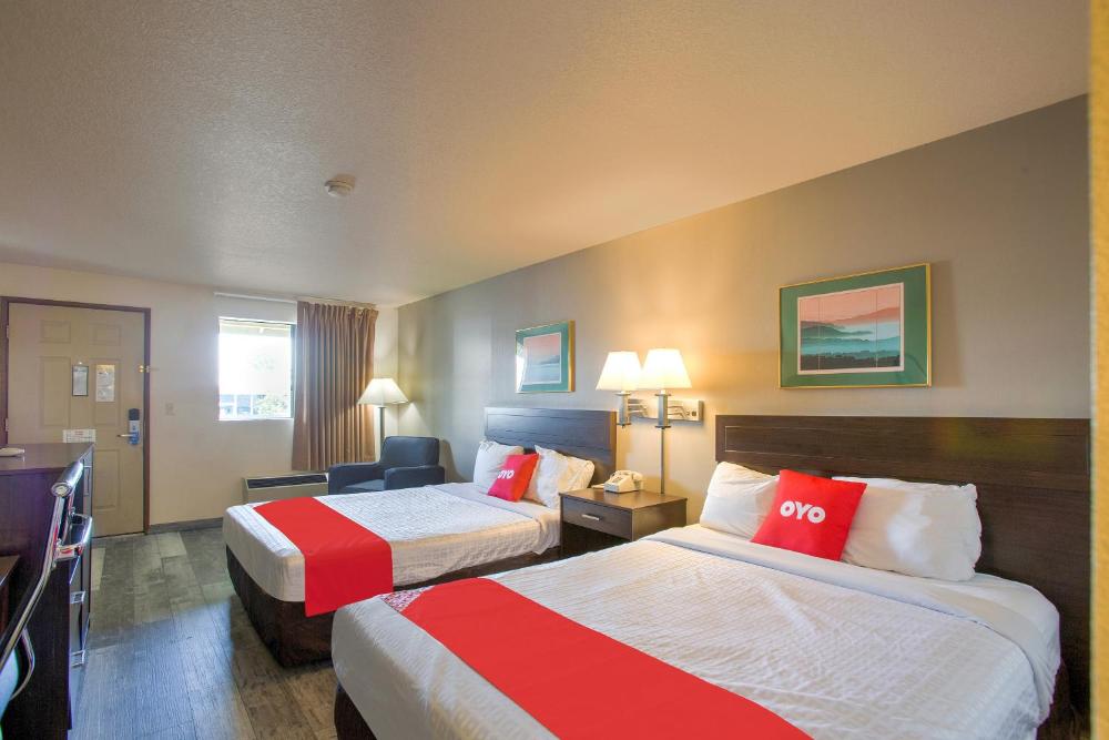 Queen Room with Two Queen Beds interior